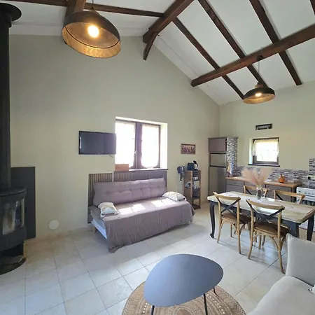 Authentique Calme Avec Piscine Et Jardin Prive *